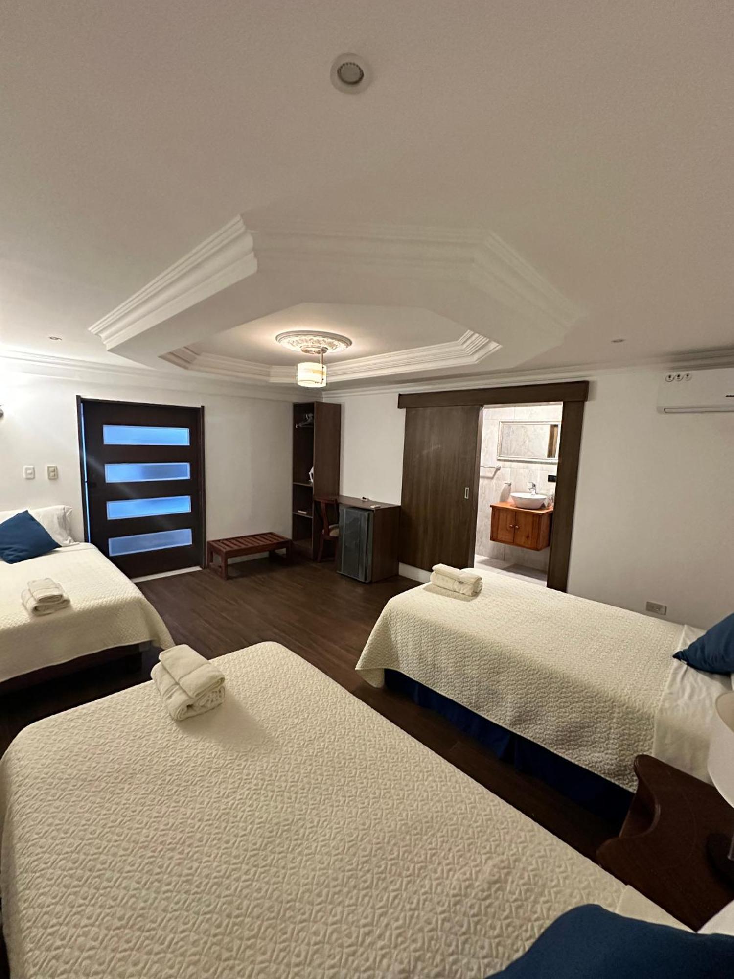 Plaza Lobos Suites San Cristobal Exterior photo
