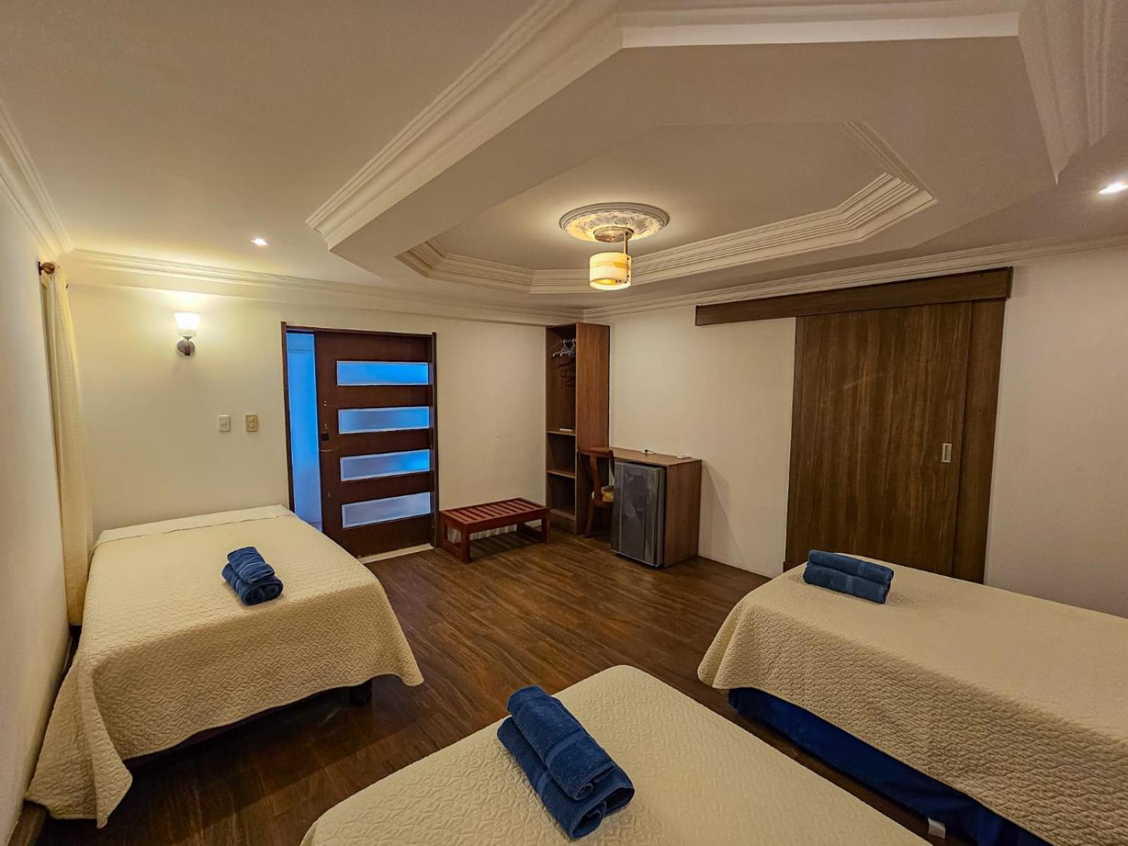 Plaza Lobos Suites San Cristobal Exterior photo